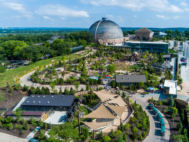 Omaha's Henry Doorly Zoo & Aquarium Robert B. Daugherty Education Center